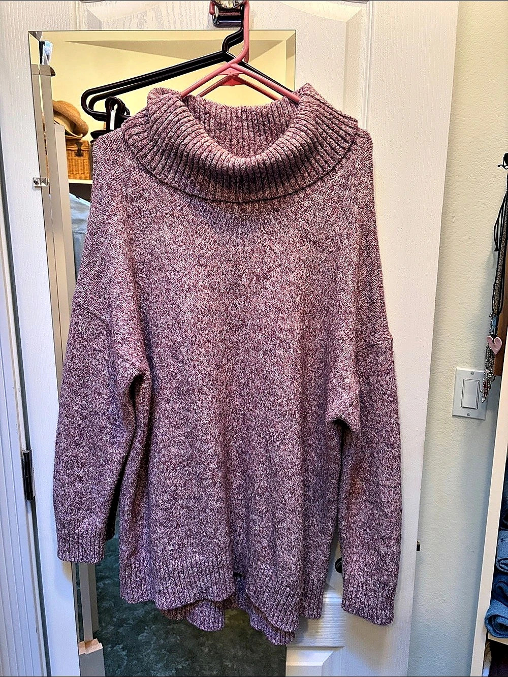 Old Navy Turtle Neck Sweater in Purple Size XXL Like New